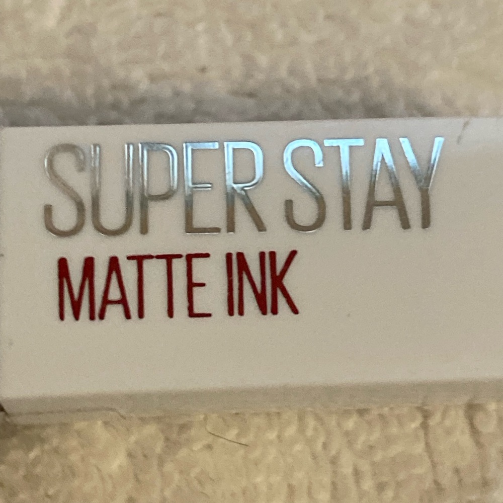 Maybelline  lipstick A dark brown/red really Dark Super Stay MATTE INK New - Picture 2 of 5